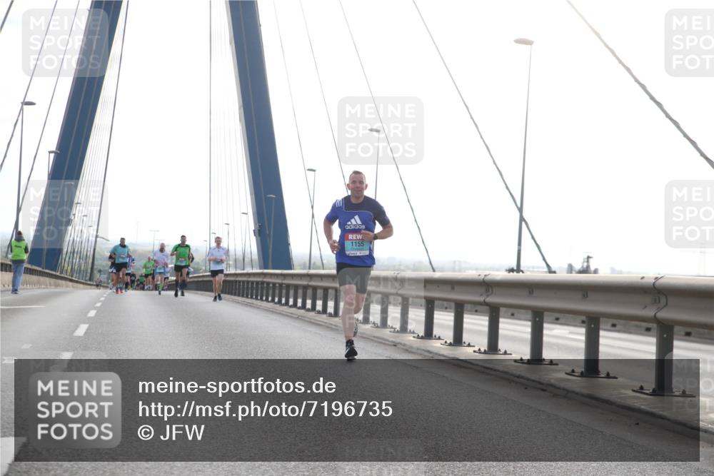 03.10.2024 - Köhlbrandbrückenlauf Jannik Wohlers http://msf.ph/oto/7196735 03.10.2024 09:19:40 Position 1 1155 meine-sportfotos.de