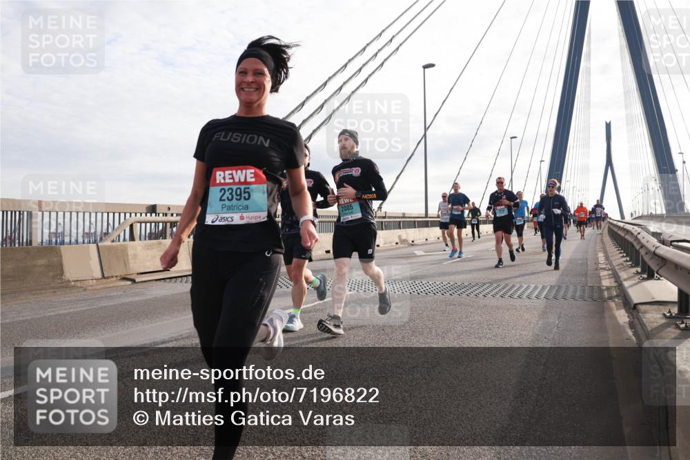 03.10.2024 - Köhlbrandbrückenlauf Matties Gatica Varas http://msf.ph/oto/7196822 03.10.2024 09:28:33 Position 2 2395, 2005, 1610 meine-sportfotos.de