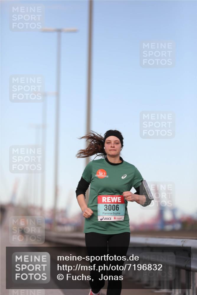 03.10.2024 - Köhlbrandbrückenlauf Fuchs,  Jonas http://msf.ph/oto/7196832 03.10.2024 09:35:49 Position 3 3006 meine-sportfotos.de