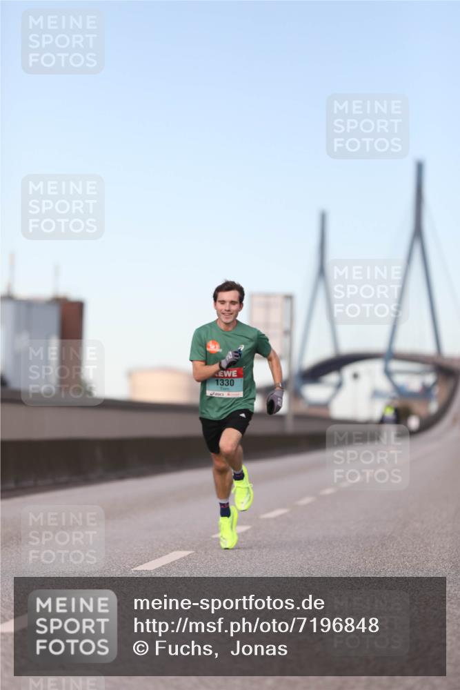 03.10.2024 - Köhlbrandbrückenlauf Fuchs,  Jonas http://msf.ph/oto/7196848 03.10.2024 09:35:54 Position 3 1330 meine-sportfotos.de