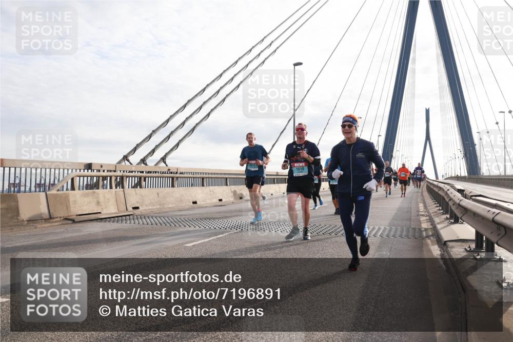 03.10.2024 - Köhlbrandbrückenlauf Matties Gatica Varas http://msf.ph/oto/7196891 03.10.2024 09:28:35 Position 2 2633, 1610 meine-sportfotos.de