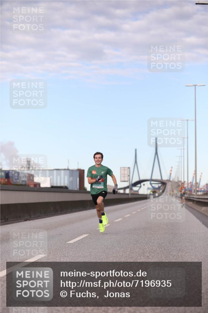 03.10.2024 - Köhlbrandbrückenlauf Fuchs,  Jonas http://msf.ph/oto/7196935 03.10.2024 09:35:55 Position 3 1330 meine-sportfotos.de