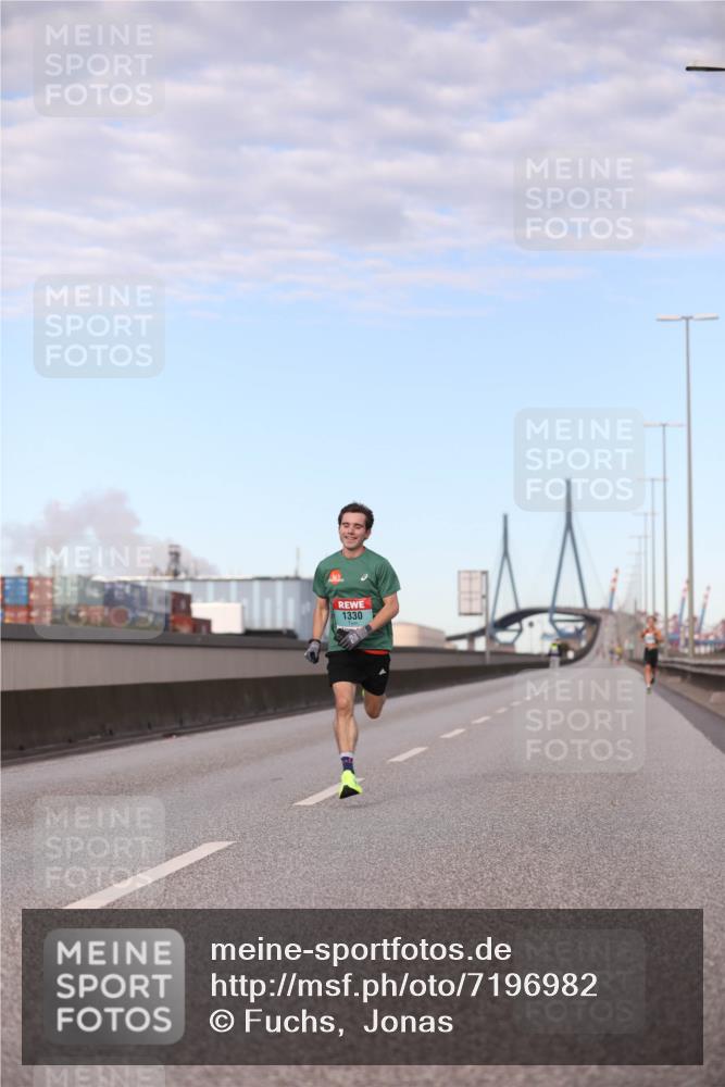 03.10.2024 - Köhlbrandbrückenlauf Fuchs,  Jonas http://msf.ph/oto/7196982 03.10.2024 09:35:56 Position 3 1330 meine-sportfotos.de