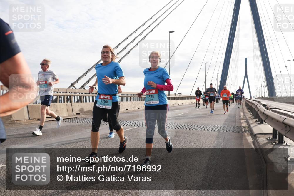 03.10.2024 - Köhlbrandbrückenlauf Matties Gatica Varas http://msf.ph/oto/7196992 03.10.2024 09:28:37 Position 2 1735, 1798, 1876 meine-sportfotos.de