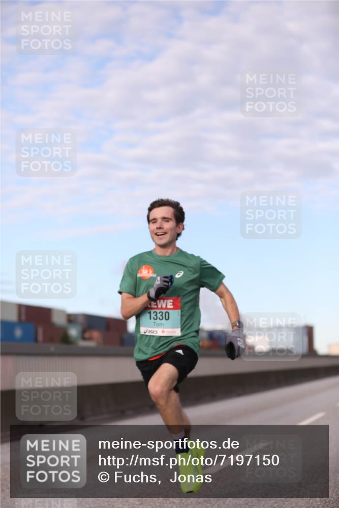 03.10.2024 - Köhlbrandbrückenlauf Fuchs,  Jonas http://msf.ph/oto/7197150 03.10.2024 09:35:57 Position 3 1330 meine-sportfotos.de