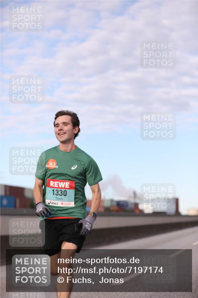 03.10.2024 - Köhlbrandbrückenlauf Fuchs,  Jonas http://msf.ph/oto/7197174 03.10.2024 09:35:57 Position 3 1330 meine-sportfotos.de