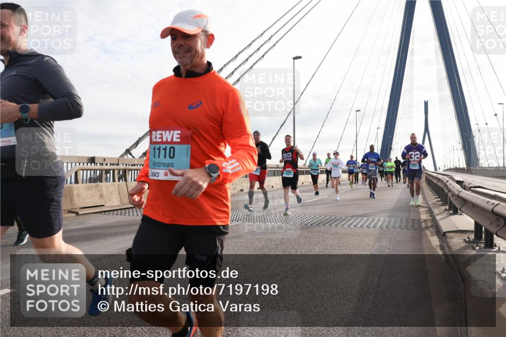 03.10.2024 - Köhlbrandbrückenlauf Matties Gatica Varas http://msf.ph/oto/7197198 03.10.2024 09:28:41 Position 2 1110, 32 meine-sportfotos.de