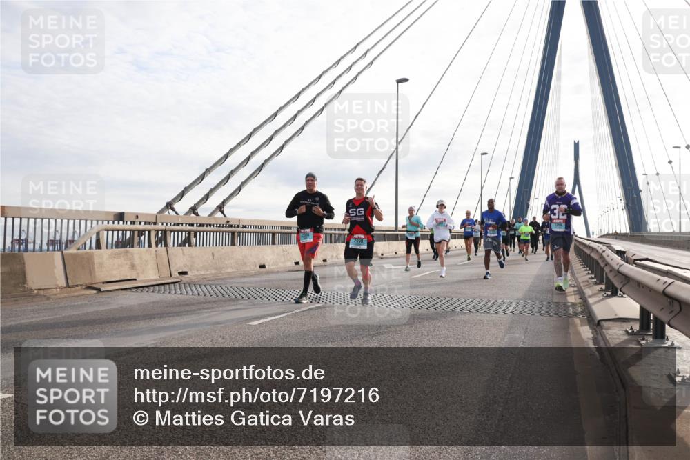 03.10.2024 - Köhlbrandbrückenlauf Matties Gatica Varas http://msf.ph/oto/7197216 03.10.2024 09:28:42 Position 2 2090 meine-sportfotos.de