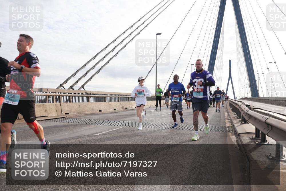 03.10.2024 - Köhlbrandbrückenlauf Matties Gatica Varas http://msf.ph/oto/7197327 03.10.2024 09:28:43 Position 2 2090, 2961, 32, 1259, 3723 meine-sportfotos.de