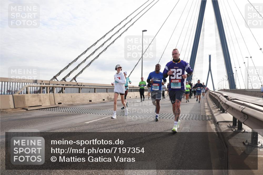 03.10.2024 - Köhlbrandbrückenlauf Matties Gatica Varas http://msf.ph/oto/7197354 03.10.2024 09:28:43 Position 2 3723, 32, 1259 meine-sportfotos.de