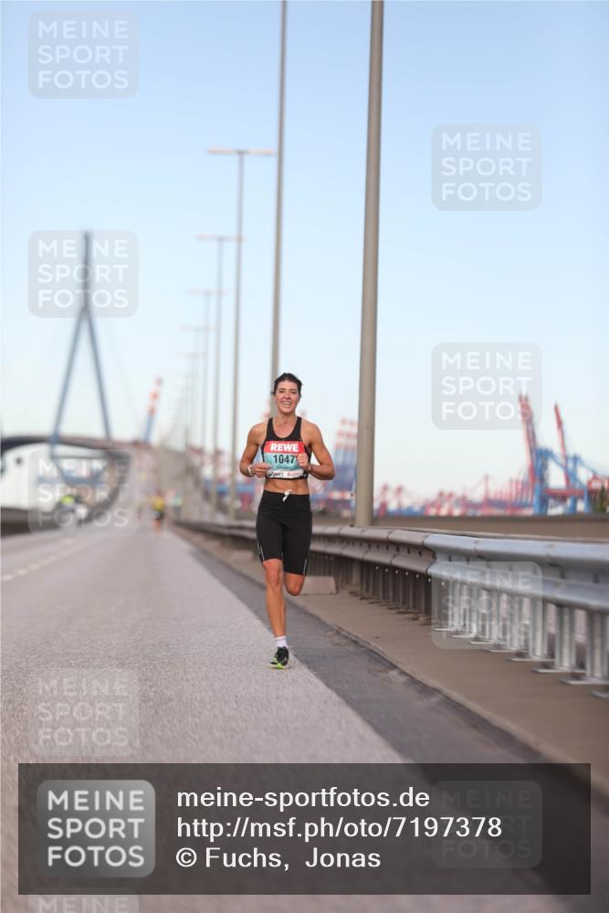 03.10.2024 - Köhlbrandbrückenlauf Fuchs,  Jonas http://msf.ph/oto/7197378 03.10.2024 09:36:02 Position 3 1047 meine-sportfotos.de