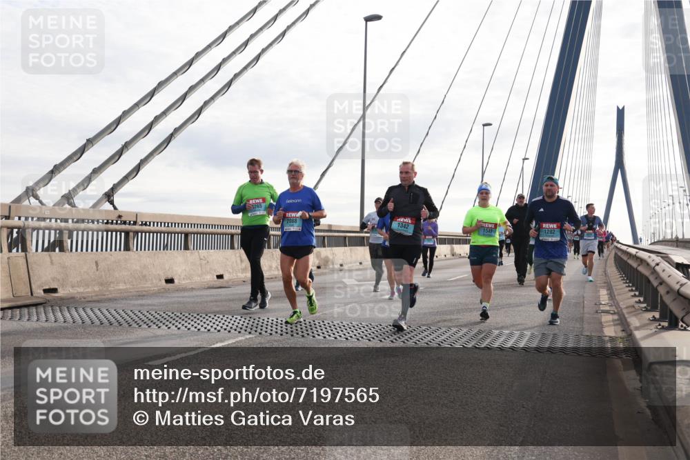 03.10.2024 - Köhlbrandbrückenlauf Matties Gatica Varas http://msf.ph/oto/7197565 03.10.2024 09:28:46 Position 2 265, 2088, 1342, 1282, 1543 meine-sportfotos.de