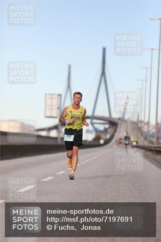 03.10.2024 - Köhlbrandbrückenlauf Fuchs,  Jonas http://msf.ph/oto/7197691 03.10.2024 09:36:31 Position 3 100, 1042 meine-sportfotos.de