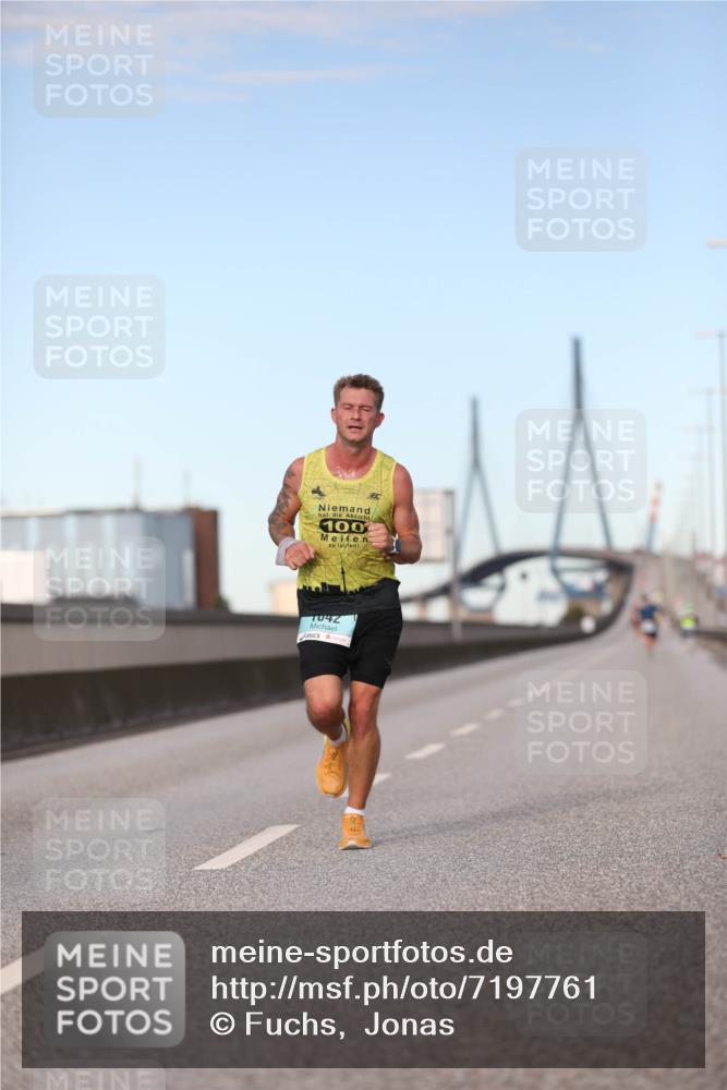 03.10.2024 - Köhlbrandbrückenlauf Fuchs,  Jonas http://msf.ph/oto/7197761 03.10.2024 09:36:34 Position 3 100, 7042 meine-sportfotos.de