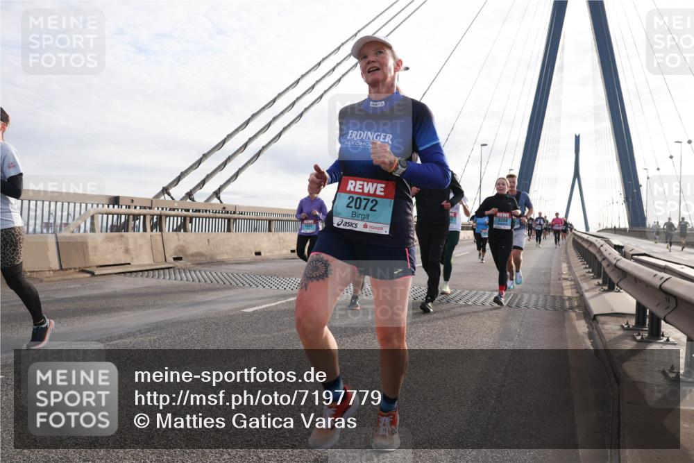03.10.2024 - Köhlbrandbrückenlauf Matties Gatica Varas http://msf.ph/oto/7197779 03.10.2024 09:28:49 Position 2 45, 2072, 3208 meine-sportfotos.de