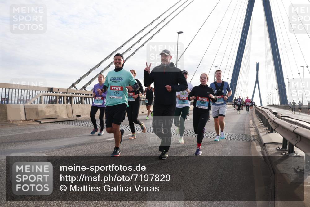 03.10.2024 - Köhlbrandbrückenlauf Matties Gatica Varas http://msf.ph/oto/7197829 03.10.2024 09:28:50 Position 2 1790, 1801, 1683, 3208, 1925, 026 meine-sportfotos.de