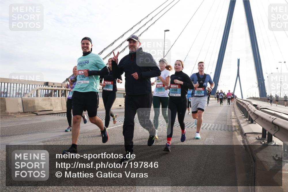 03.10.2024 - Köhlbrandbrückenlauf Matties Gatica Varas http://msf.ph/oto/7197846 03.10.2024 09:28:50 Position 2 1790, 1801, 1683, 3208, 3026 meine-sportfotos.de