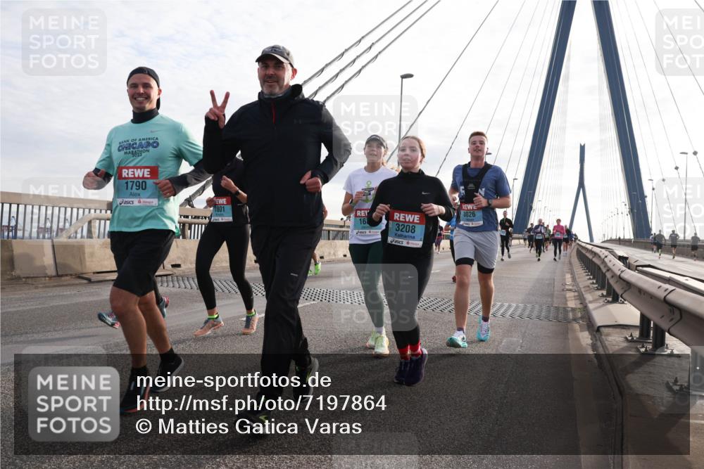 03.10.2024 - Köhlbrandbrückenlauf Matties Gatica Varas http://msf.ph/oto/7197864 03.10.2024 09:28:51 Position 2 1790, 3026, 1801, 16, 3208 meine-sportfotos.de