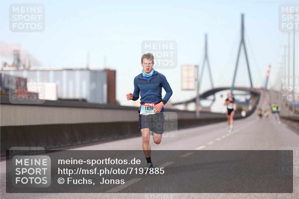 03.10.2024 - Köhlbrandbrückenlauf Fuchs,  Jonas http://msf.ph/oto/7197885 03.10.2024 09:36:53 Position 3 1839 meine-sportfotos.de