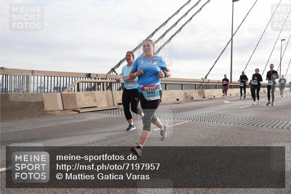 03.10.2024 - Köhlbrandbrückenlauf Matties Gatica Varas http://msf.ph/oto/7197957 03.10.2024 09:28:53 Position 2 189, 1643 meine-sportfotos.de