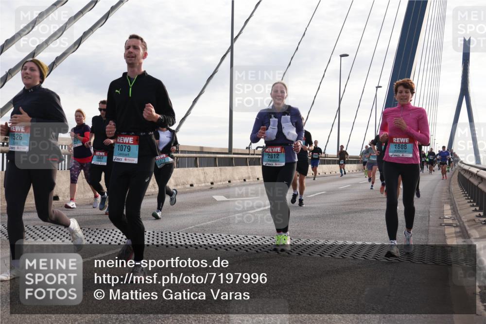 03.10.2024 - Köhlbrandbrückenlauf Matties Gatica Varas http://msf.ph/oto/7197996 03.10.2024 09:28:56 Position 2 1526, 1079, 1807, 1973, 2812, 1608 meine-sportfotos.de