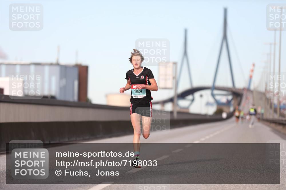03.10.2024 - Köhlbrandbrückenlauf Fuchs,  Jonas http://msf.ph/oto/7198033 03.10.2024 09:37:02 Position 3 1024 meine-sportfotos.de