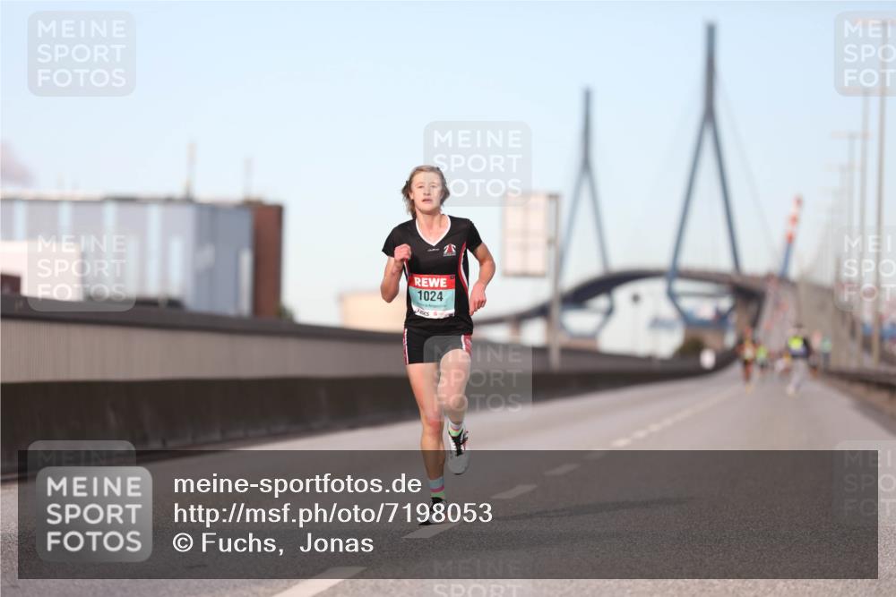 03.10.2024 - Köhlbrandbrückenlauf Fuchs,  Jonas http://msf.ph/oto/7198053 03.10.2024 09:37:02 Position 3 1024 meine-sportfotos.de