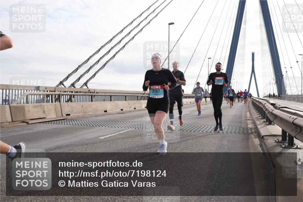 03.10.2024 - Köhlbrandbrückenlauf Matties Gatica Varas http://msf.ph/oto/7198124 03.10.2024 09:29:00 Position 2 2167, 1773 meine-sportfotos.de