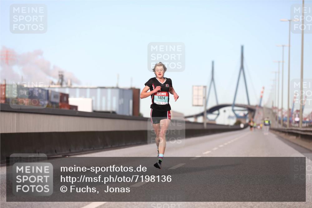 03.10.2024 - Köhlbrandbrückenlauf Fuchs,  Jonas http://msf.ph/oto/7198136 03.10.2024 09:37:03 Position 3 2, 1024 meine-sportfotos.de