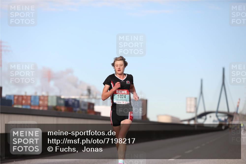03.10.2024 - Köhlbrandbrückenlauf Fuchs,  Jonas http://msf.ph/oto/7198217 03.10.2024 09:37:04 Position 3 1024 meine-sportfotos.de