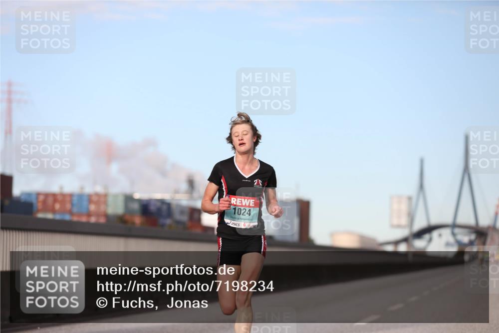 03.10.2024 - Köhlbrandbrückenlauf Fuchs,  Jonas http://msf.ph/oto/7198234 03.10.2024 09:37:04 Position 3 1024 meine-sportfotos.de