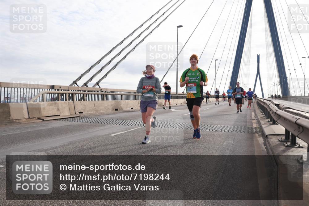 03.10.2024 - Köhlbrandbrückenlauf Matties Gatica Varas http://msf.ph/oto/7198244 03.10.2024 09:29:02 Position 2 2421 meine-sportfotos.de
