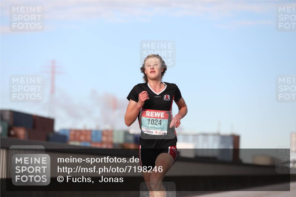 03.10.2024 - Köhlbrandbrückenlauf Fuchs,  Jonas http://msf.ph/oto/7198246 03.10.2024 09:37:05 Position 3 1024 meine-sportfotos.de