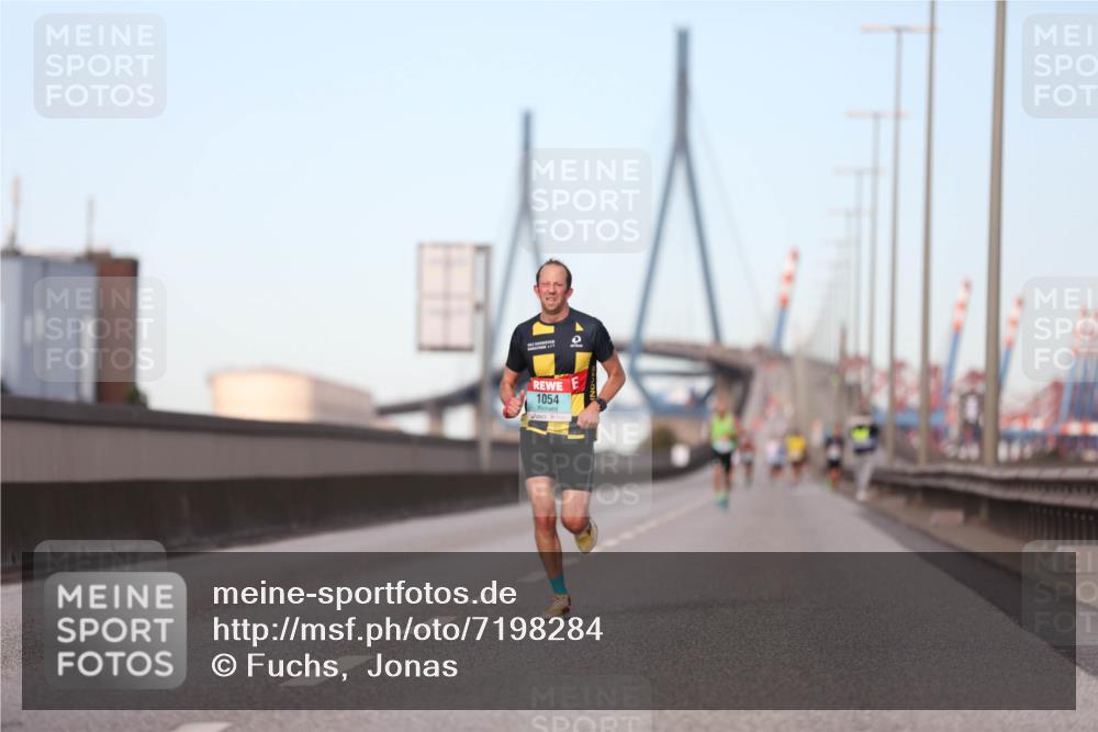 03.10.2024 - Köhlbrandbrückenlauf Fuchs,  Jonas http://msf.ph/oto/7198284 03.10.2024 09:37:24 Position 3 1054 meine-sportfotos.de