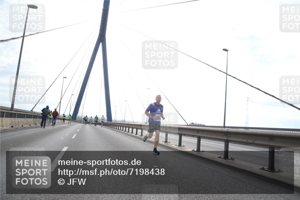 03.10.2024 - Köhlbrandbrückenlauf Jannik Wohlers http://msf.ph/oto/7198438 03.10.2024 09:19:41 Position 1  meine-sportfotos.de