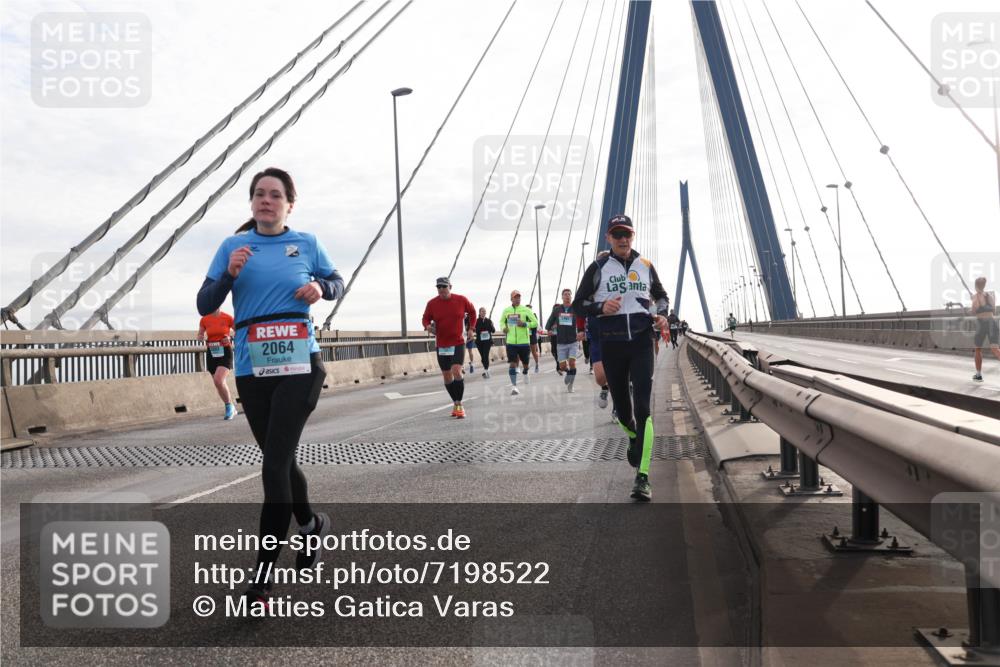 03.10.2024 - Köhlbrandbrückenlauf Matties Gatica Varas http://msf.ph/oto/7198522 03.10.2024 09:29:13 Position 2 2064 meine-sportfotos.de