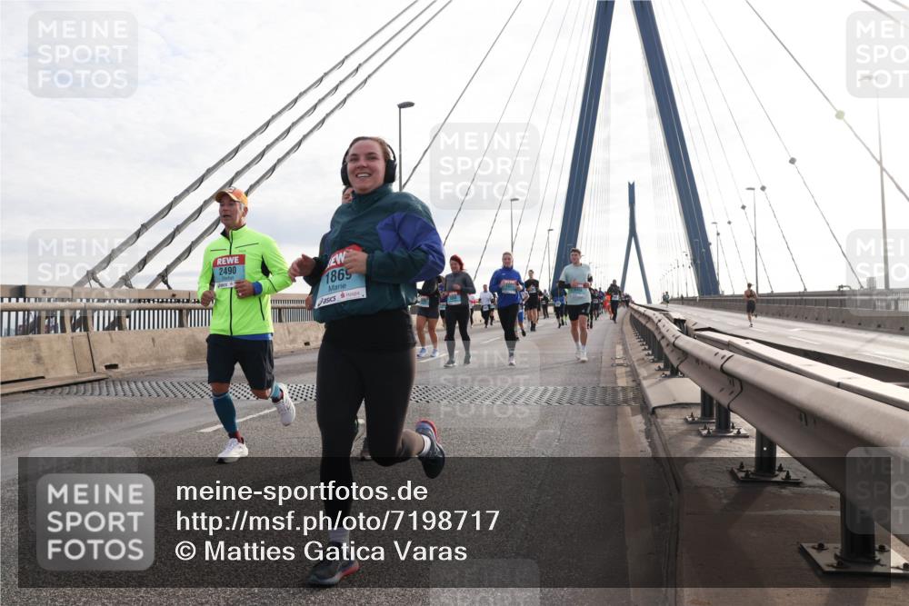 03.10.2024 - Köhlbrandbrückenlauf Matties Gatica Varas http://msf.ph/oto/7198717 03.10.2024 09:29:16 Position 2 2490, 1865 meine-sportfotos.de