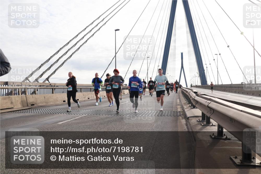 03.10.2024 - Köhlbrandbrückenlauf Matties Gatica Varas http://msf.ph/oto/7198781 03.10.2024 09:29:17 Position 2 1858, 185, 2453 meine-sportfotos.de