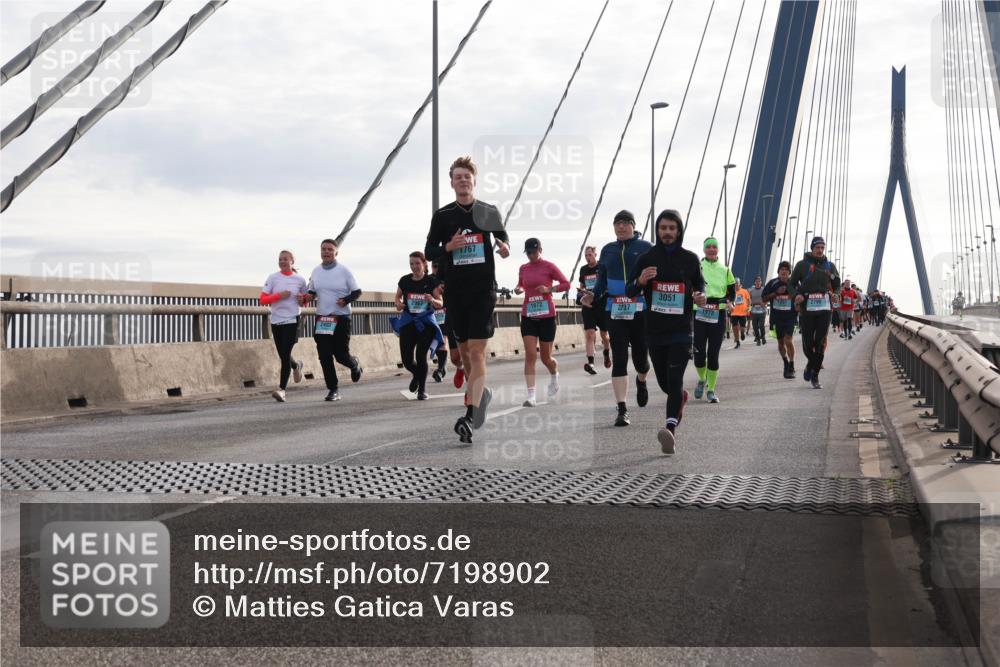 03.10.2024 - Köhlbrandbrückenlauf Matties Gatica Varas http://msf.ph/oto/7198902 03.10.2024 09:29:21 Position 2 1767, 1672, 2237, 3051 meine-sportfotos.de