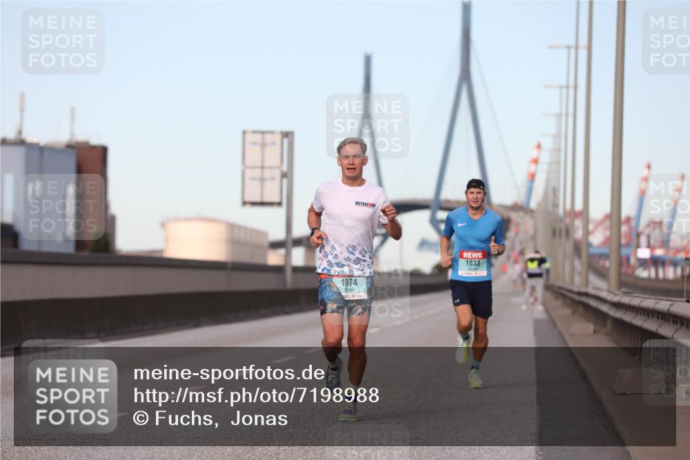 03.10.2024 - Köhlbrandbrückenlauf Fuchs,  Jonas http://msf.ph/oto/7198988 03.10.2024 09:38:06 Position 3 1074, 1033 meine-sportfotos.de