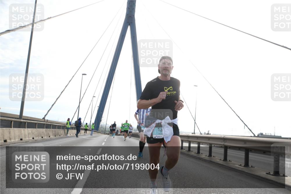 03.10.2024 - Köhlbrandbrückenlauf Jannik Wohlers http://msf.ph/oto/7199004 03.10.2024 09:19:53 Position 1 13 meine-sportfotos.de
