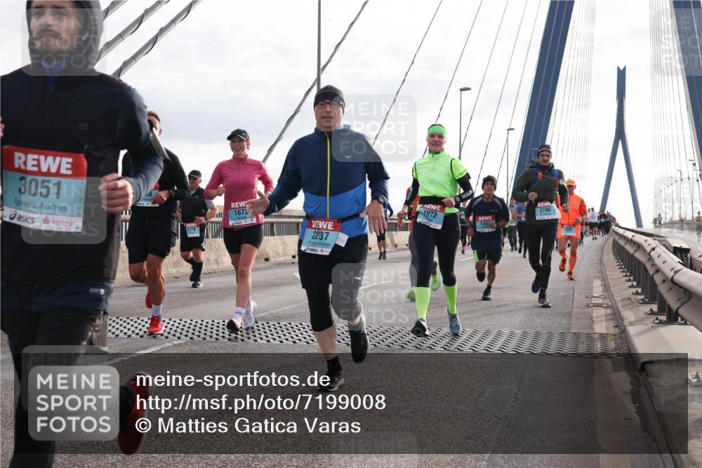 03.10.2024 - Köhlbrandbrückenlauf Matties Gatica Varas http://msf.ph/oto/7199008 03.10.2024 09:29:24 Position 2 3051, 1779, 1672, 2237, 1972, 2790, 139 meine-sportfotos.de