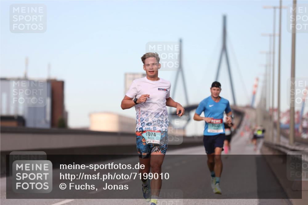 03.10.2024 - Köhlbrandbrückenlauf Fuchs,  Jonas http://msf.ph/oto/7199010 03.10.2024 09:38:07 Position 3 1074, 1033 meine-sportfotos.de