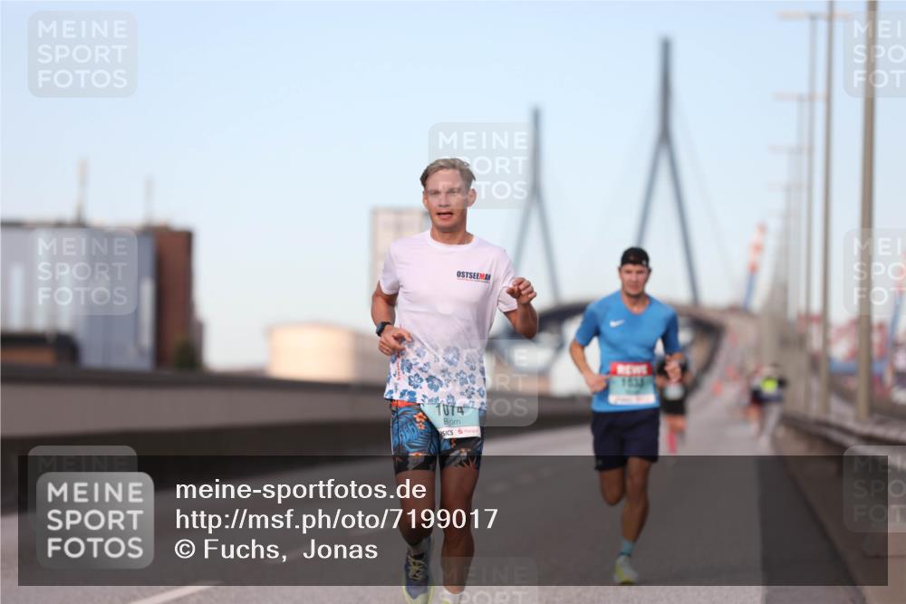 03.10.2024 - Köhlbrandbrückenlauf Fuchs,  Jonas http://msf.ph/oto/7199017 03.10.2024 09:38:08 Position 3 1074 meine-sportfotos.de