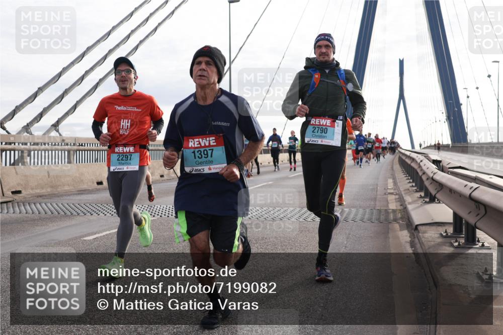 03.10.2024 - Köhlbrandbrückenlauf Matties Gatica Varas http://msf.ph/oto/7199082 03.10.2024 09:29:26 Position 2 2297, 1397, 2790 meine-sportfotos.de