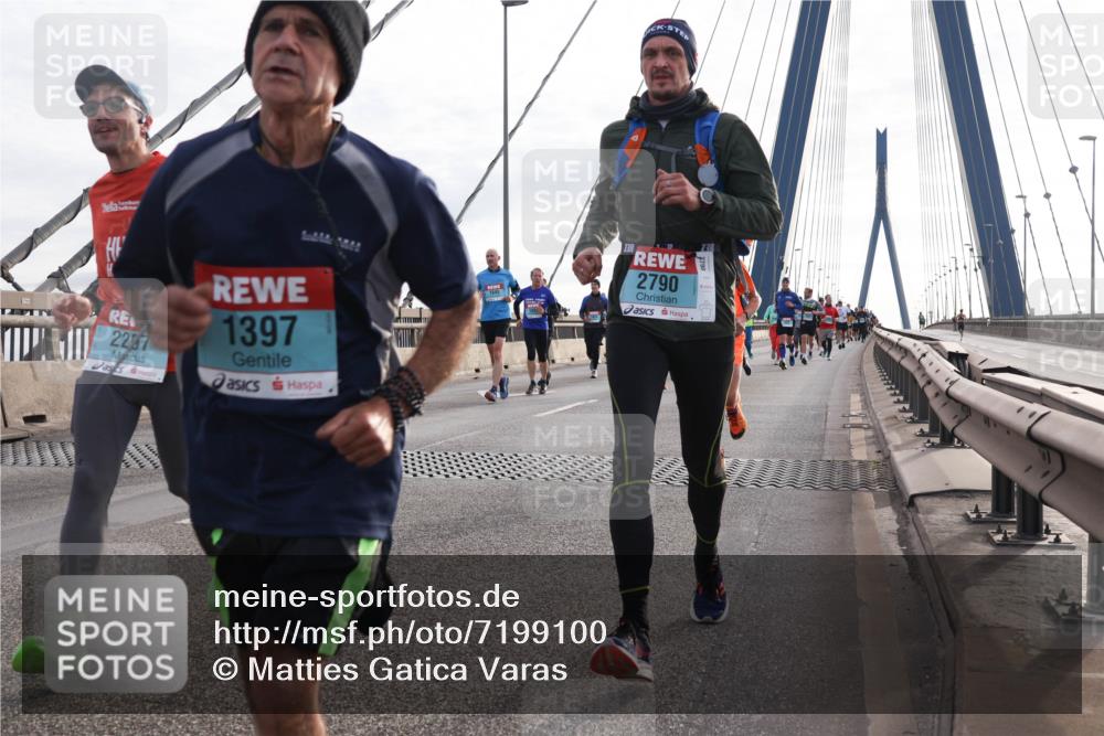 03.10.2024 - Köhlbrandbrückenlauf Matties Gatica Varas http://msf.ph/oto/7199100 03.10.2024 09:29:26 Position 2 2287, 1397, 2790 meine-sportfotos.de