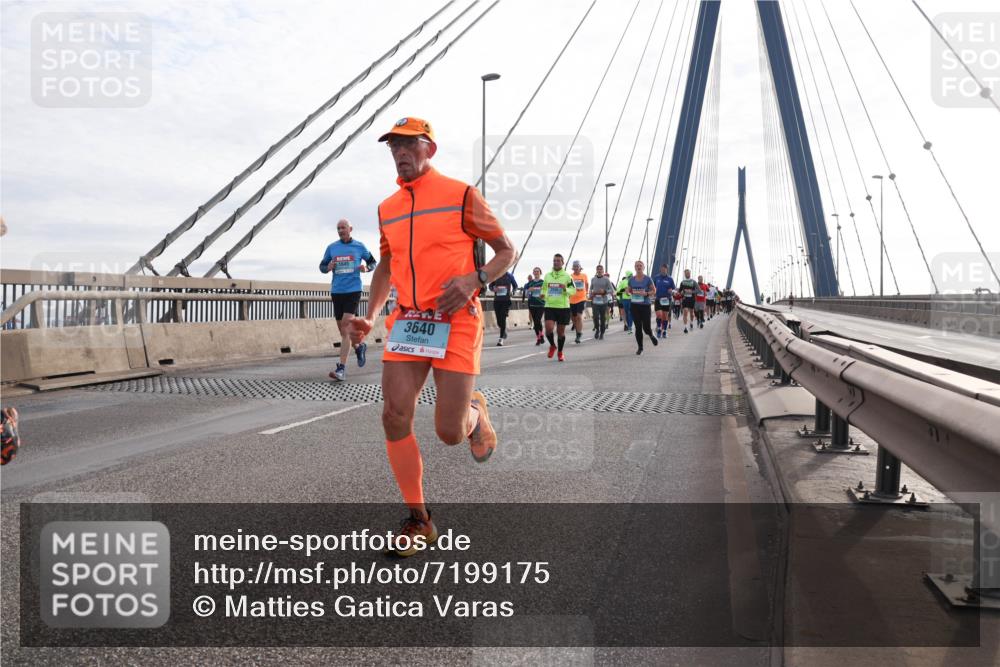 03.10.2024 - Köhlbrandbrückenlauf Matties Gatica Varas http://msf.ph/oto/7199175 03.10.2024 09:29:28 Position 2 1645, 3640 meine-sportfotos.de