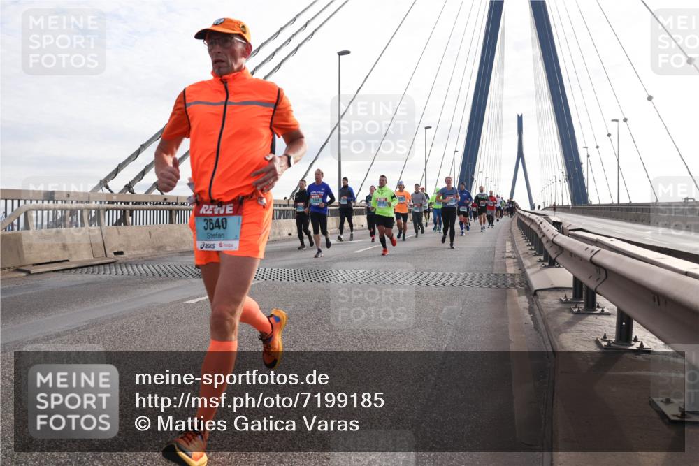 03.10.2024 - Köhlbrandbrückenlauf Matties Gatica Varas http://msf.ph/oto/7199185 03.10.2024 09:29:28 Position 2 3640 meine-sportfotos.de