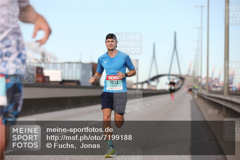 03.10.2024 - Köhlbrandbrückenlauf Fuchs,  Jonas http://msf.ph/oto/7199188 03.10.2024 09:38:11 Position 3 1033 meine-sportfotos.de