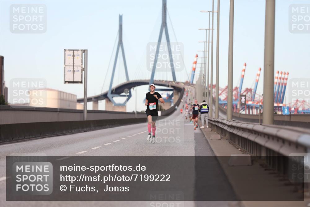 03.10.2024 - Köhlbrandbrückenlauf Fuchs,  Jonas http://msf.ph/oto/7199222 03.10.2024 09:38:13 Position 3 1032 meine-sportfotos.de
